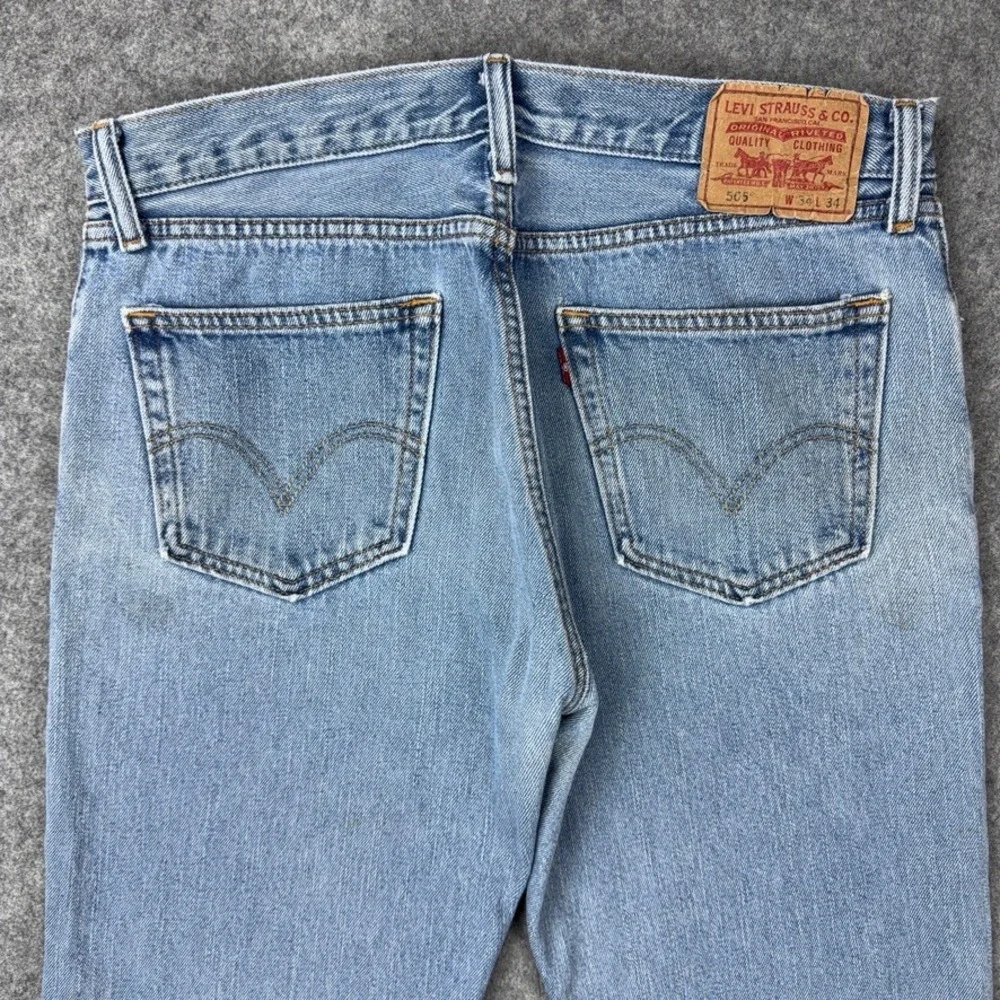 VTG Levi's Jeans Men 34x34 Light Wash Blue 505 Straight Fit Denim Workwear Pants